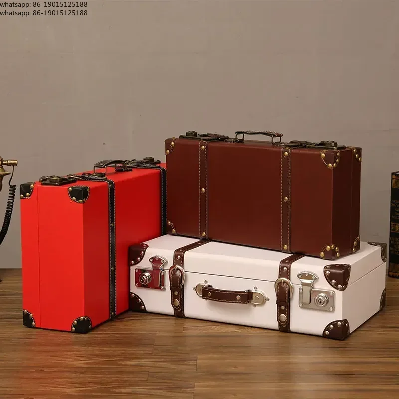 Retro Leather Case Figurines L - Photography Lighting Style recension och pris