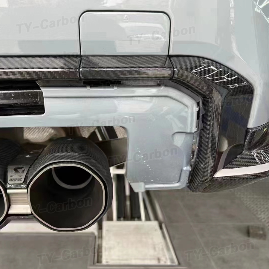 Dry Carbon Fiber Rear Diffuser - Diffusion Material Roll recension och pris